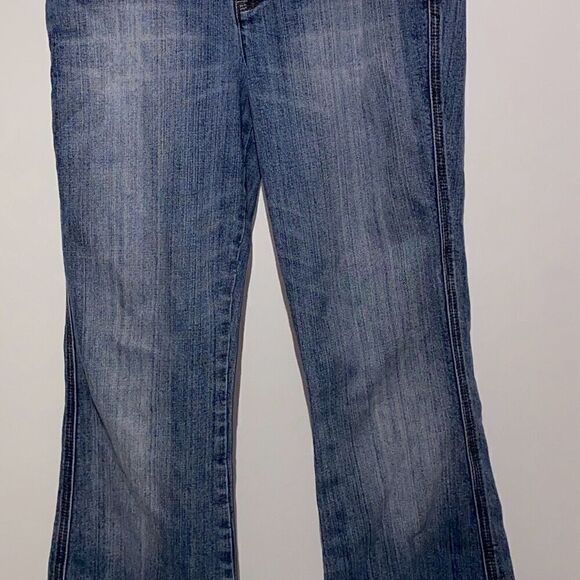 JouJou Women's Blue Medium Wash Flared Denim Jeans Size 11 - Picture 3 of 10